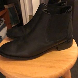 Women’s black chelsea boot